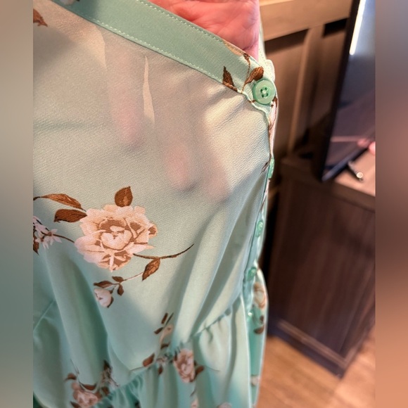 Torrid size 3 sheer high low style top with button 3/4 sleeve. - Picture 4 of 7